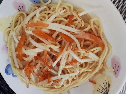 ベーコンと野菜の塩焼きそば